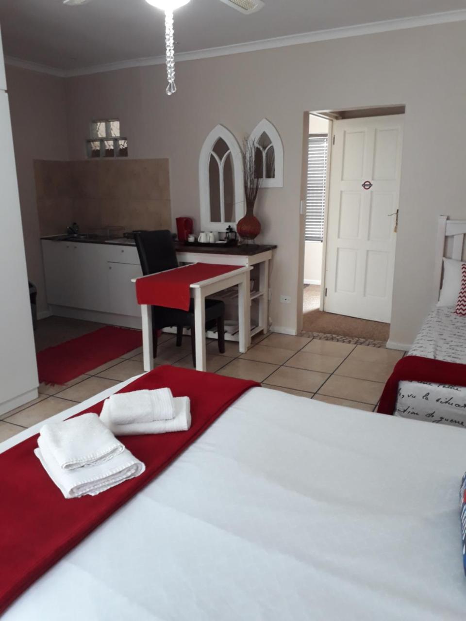 Croeso Guest House Langebaan Exterior foto